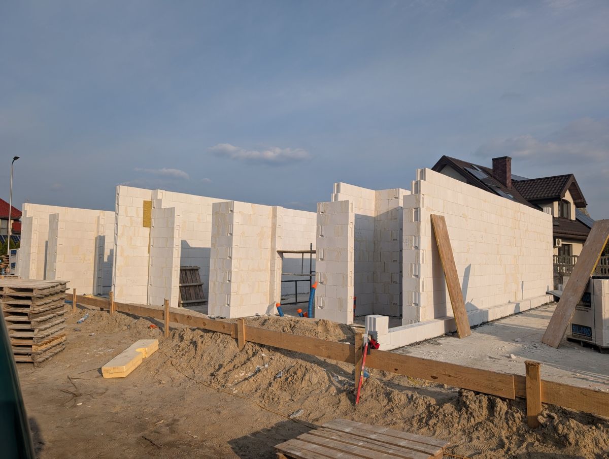 Murujemy ściany nośne szeregu A